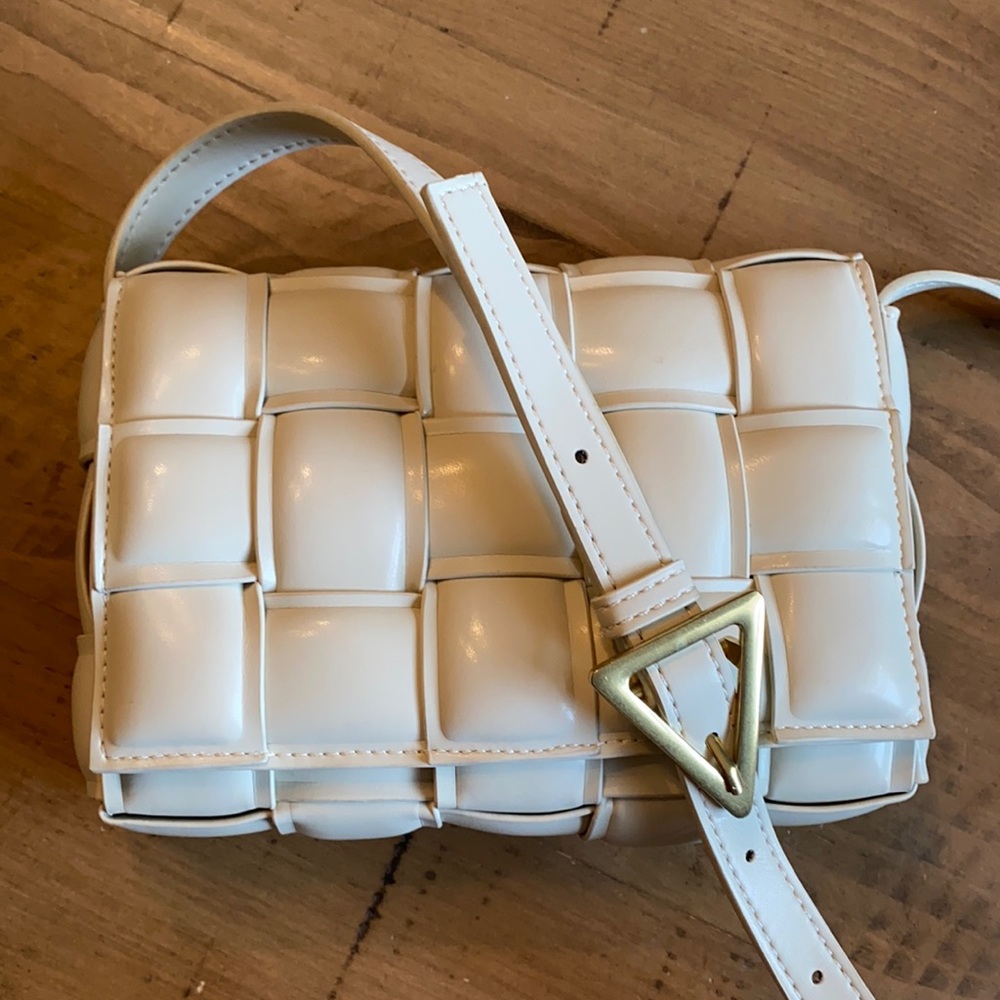 Mini new woven bag.